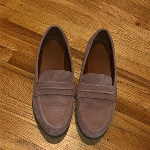 Universal Thread 8 Wide Pink Suede Loafers